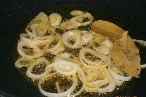 Fried brinjal-Vinete calite (reteta sri lankeza)