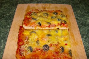 Pizza cu mozzarella