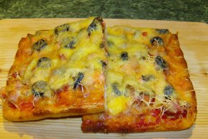 Pizza cu mozzarella