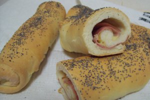 Baghete cu mortadella si cascaval