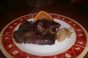 Ficat de porc cu ceapa caramelizata
