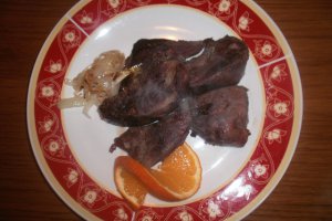 Ficat de porc cu ceapa caramelizata