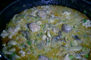 Tocanita ardeleneasca  cu ciuperci si carnati