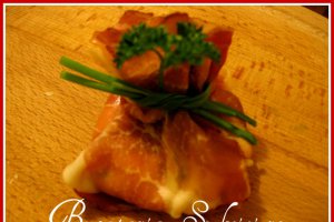 Pungute de jambon cu spuma de branza