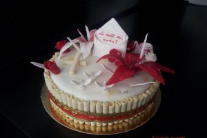 Tort rosu si alb