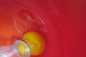 Clatite americane cu piure de castane, frisca si serbet de trandafiri