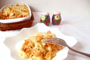 Tagliatelle cu pui la cuptor(Pasta al forno)