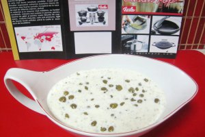 Galette cu piept de pui si ciuperci scaldate in sos de capere cu smantana si iaurt