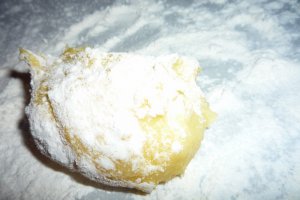 Galuste cu prune si gem de prune