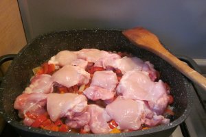 Pui cu legume, curry si orez