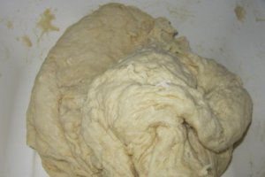Gogosi pufoase din coca de cozonac