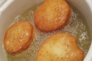 Gogosi pufoase din coca de cozonac
