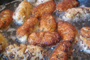 Crochete din carne de pui si cascaval