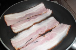 Flori din foietaj cu mixt de legume si carne tocata