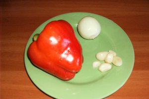 Piept de pui cu sos si paste