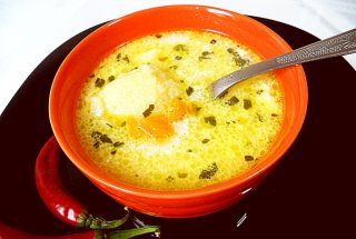 Ciorbă de legume cu găluşte de griş