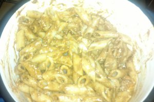 Penne con pesto rosso