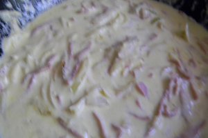 Cartofi la cuptor cu sunca , ceapa si smantana