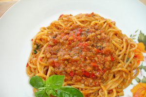 Paste cu carne si busuioc