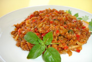Paste cu carne si busuioc