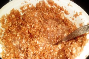 Tort cu blat din mere nuci si biscuiti