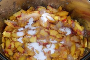 Gem de nectarine cu aroma de lime.