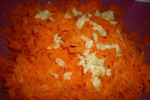 Salata de morcovi cu usturoi