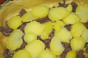 Tarta cu carne şi dovlecei