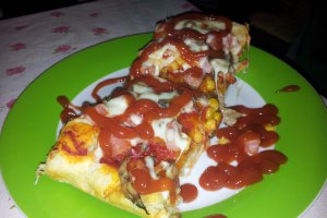 Pizza cu aluat pufos
