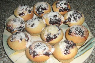 Briose cu dulceata de visine