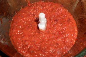 Pasta de ardei kapia cu fasole rosie