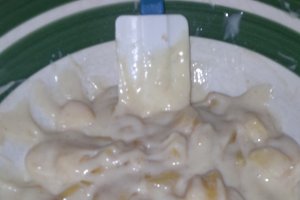 Trigoane cu mere si crema de vanilie.