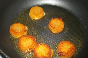 Cascaval pane cu piure de cartofi