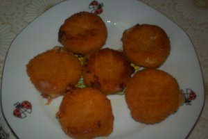 Cascaval pane cu piure de cartofi