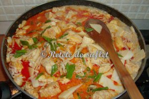Curry rosu de pui