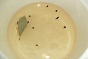 Ceapa conservata in otet de vin alb