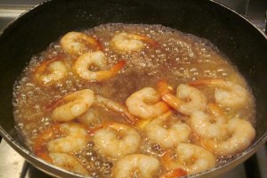 Creveti a la Stroganov