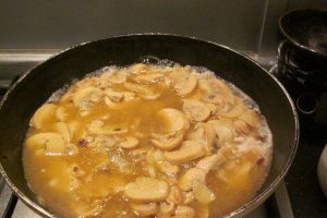 Creveti a la Stroganov