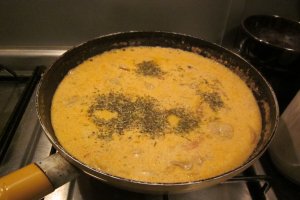 Creveti a la Stroganov