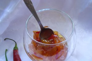 Dulceata de piersici cu ardei iute