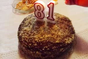 Tort cu crema de unt, cafea si nuca