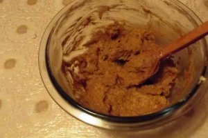 Tort cu crema de unt, cafea si nuca