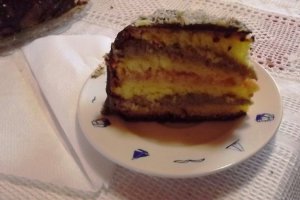 Tort cu crema de unt, cafea si nuca