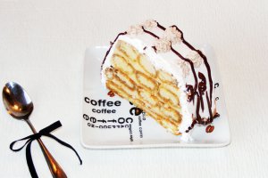 Desert tort de piscoturi cu crema de vanilie