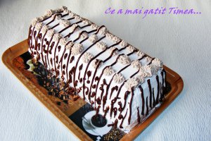 Desert tort de piscoturi cu crema de vanilie