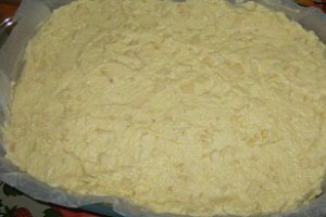 Prajitura cu branza dulce şi pere