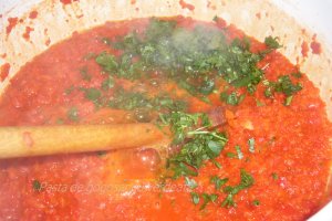 Pasta de gogosar cu verdeata