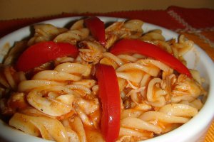 Spirale cu pui si sos