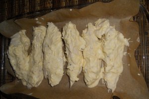 Piept de pui in crusta de cascaval si smantana