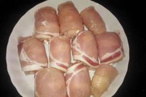 Creamy chicken&bacon rolls